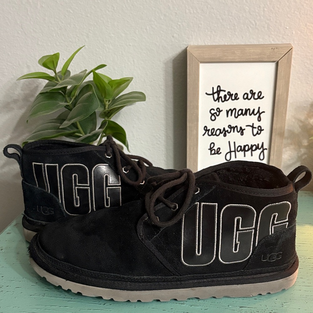 UGG Black Boots with Tan Sole SZ 11 Mens box 106